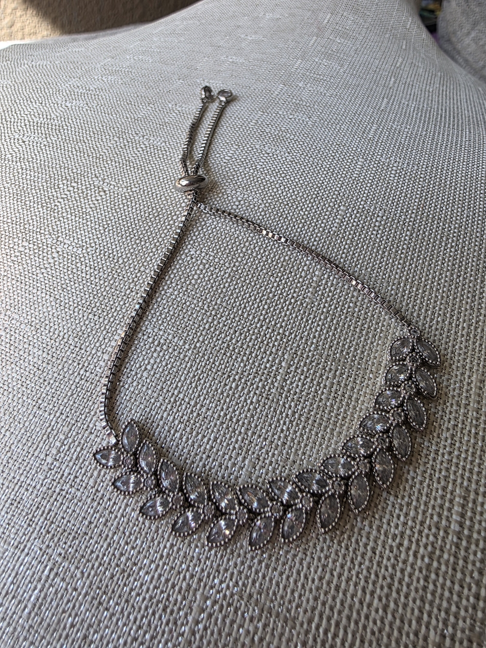 Adjustable bolo slider bracelet - Picture 3 of 9